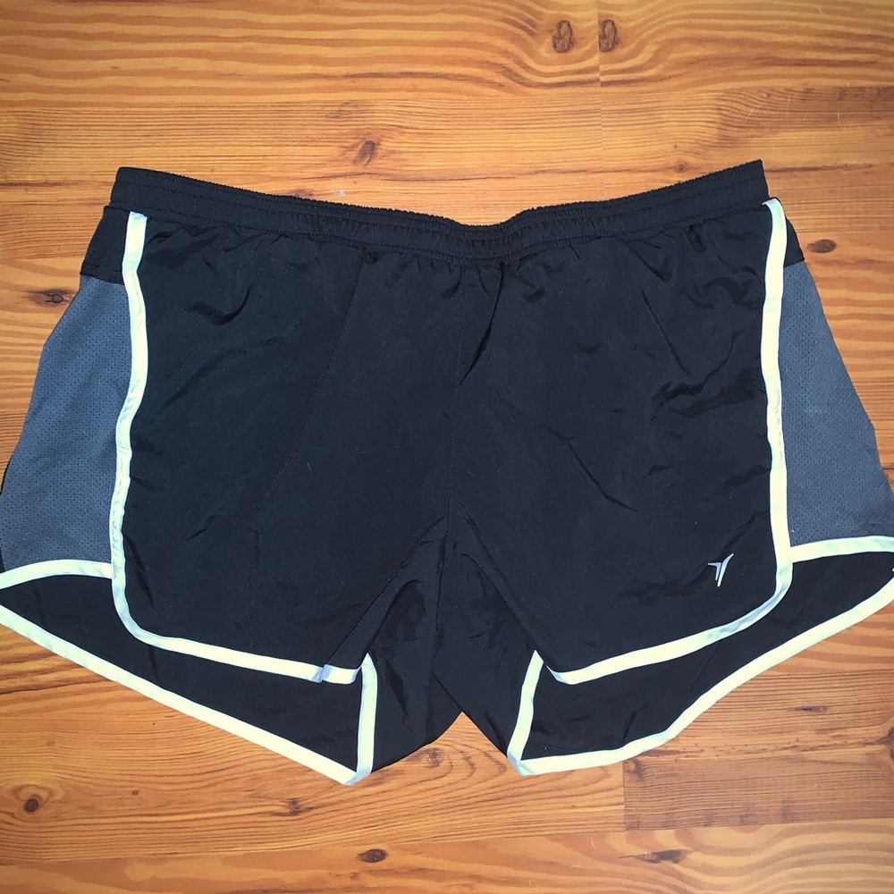 Old navy Active shorts